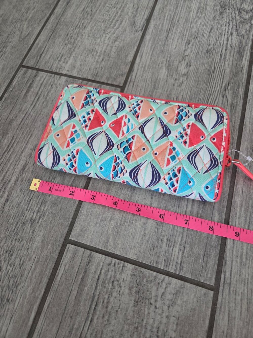 VERA BRADLEY Wallet Go Fish Pattern Tech Shield RFID Coral Blue - Picture 5 of 9
